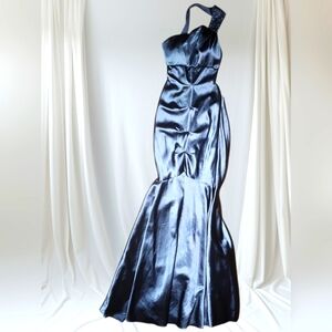 Blondie Nites by Stacy Sklar Black Satin Gown – Size 5, One-Shoulder Mermaid Fit